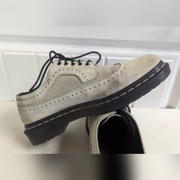A gently worn pair of suede Dr Martens. - Picture 3 of 5